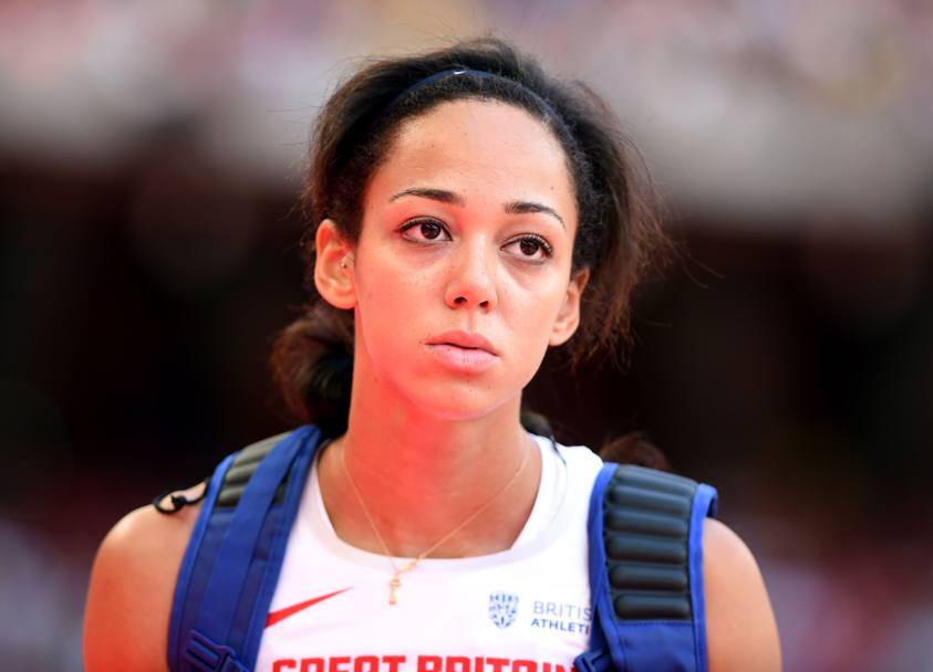 La delusione sul volto della britannica Johnson-Thompson dopo i tre nulli nel salto in lungo dell&#39;eptathlon ai Mondiali di Pechino. (LaPresse)